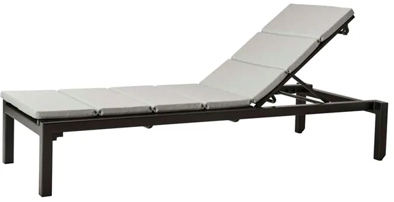 Cane-Line Relax Liegestuhl - lavagrau mit hellgrauem Kissen